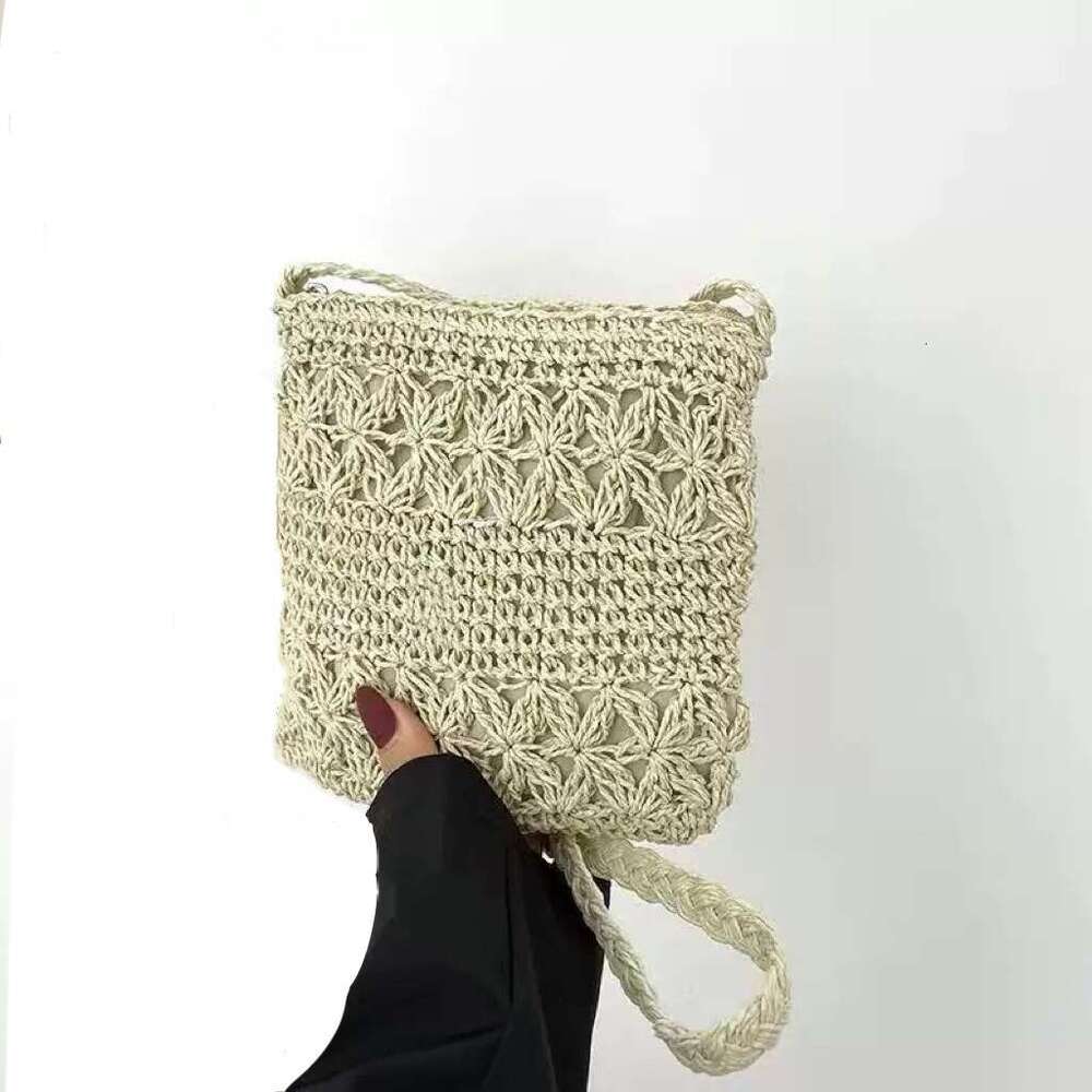 Handmade Beach Bag Handmade Woven One Shoulder Versatile Artistic Hollow Out Niche Tassel Mobile Phone Bag With High Aesthetic Value Crossbody Kq2