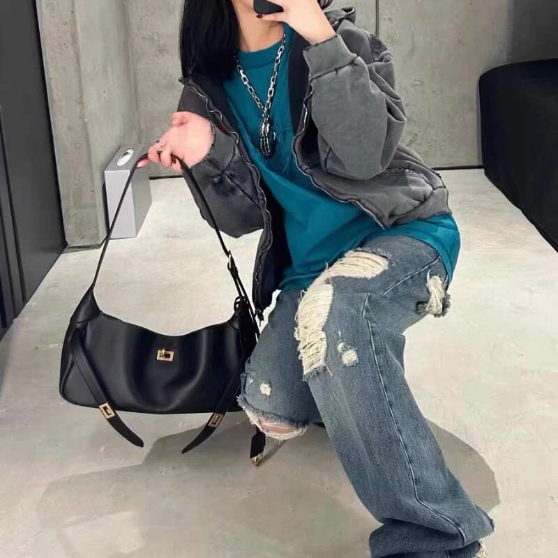 2025 Chic Lock Buckle Belt Tote Bags Women Design Belair Large Capacity Underarm Genuine Leather Elegant Shoulder Bag