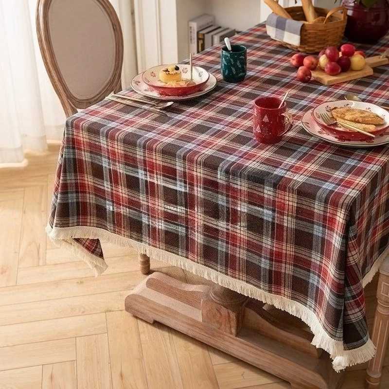 Christmas American-style Christmas plaid tablecloth festive retro atmosphere dining table cloth rectangular decorative table cover Y251113