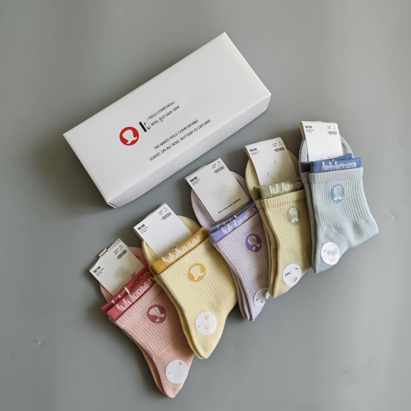 Dopamine color Mid length cotton socks A box of 5 pairs Striped Polka Dot Solid Color Tide Socks Sports Ins Style Trend Casual Socks