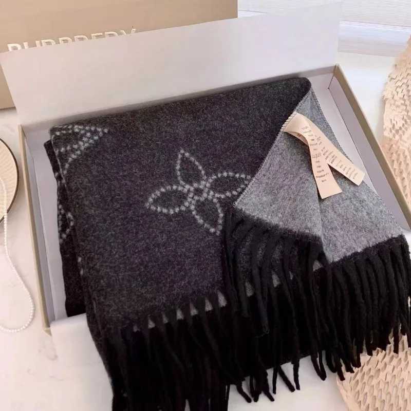 Luxury Autumn and winter new two-sided imitation wool shawl dual-purpose thickened warm scarf outdoor boarding scarf Y251114