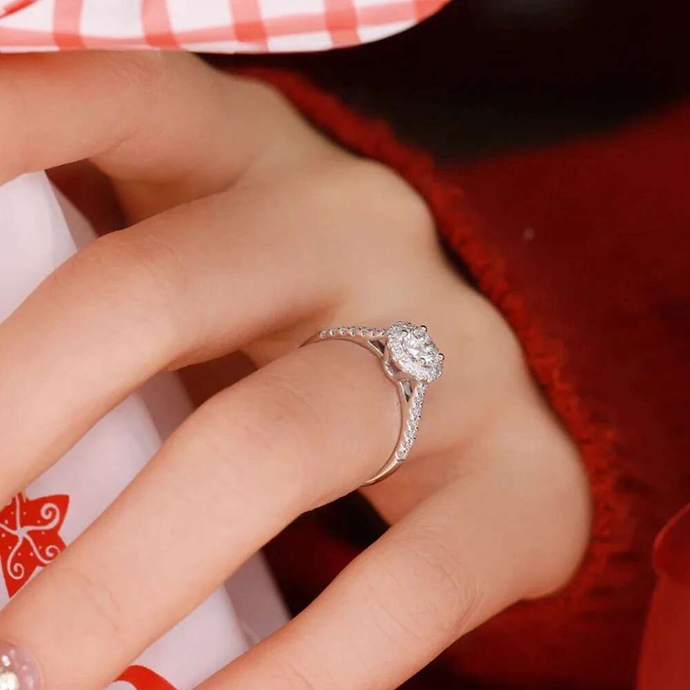 Gra Certifed 0.5/1carat Round Cut Moissanite Halo Diamond Rings for Women 100%925 Sterling Silver Engagement Ring Wedding Band