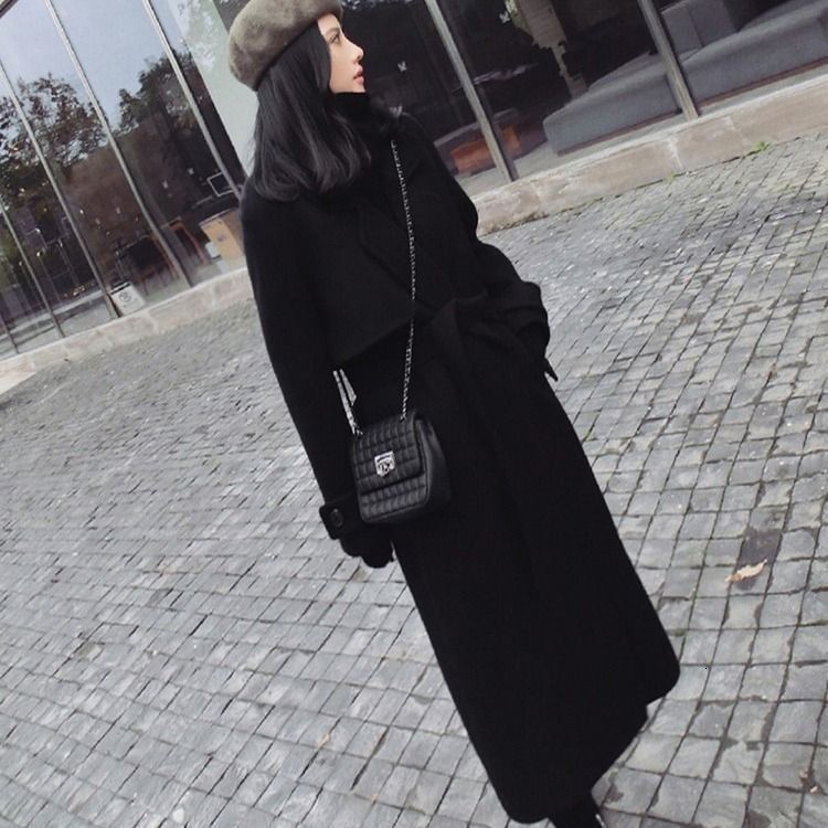 Lined and Padded Black Long Over-the-Knee Wool Coat for Women Loose Fit Slimming Woolen Overcoat Hepburn Style 211104