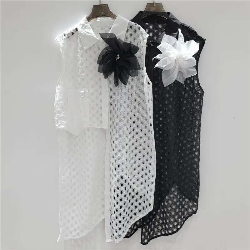 DEAT Women's Shirt Sleeveless 3D Wer Hollow Out Mesh Irregular Female Turn-Down Collar Blouse Summer 2025 New Fashion 29A663