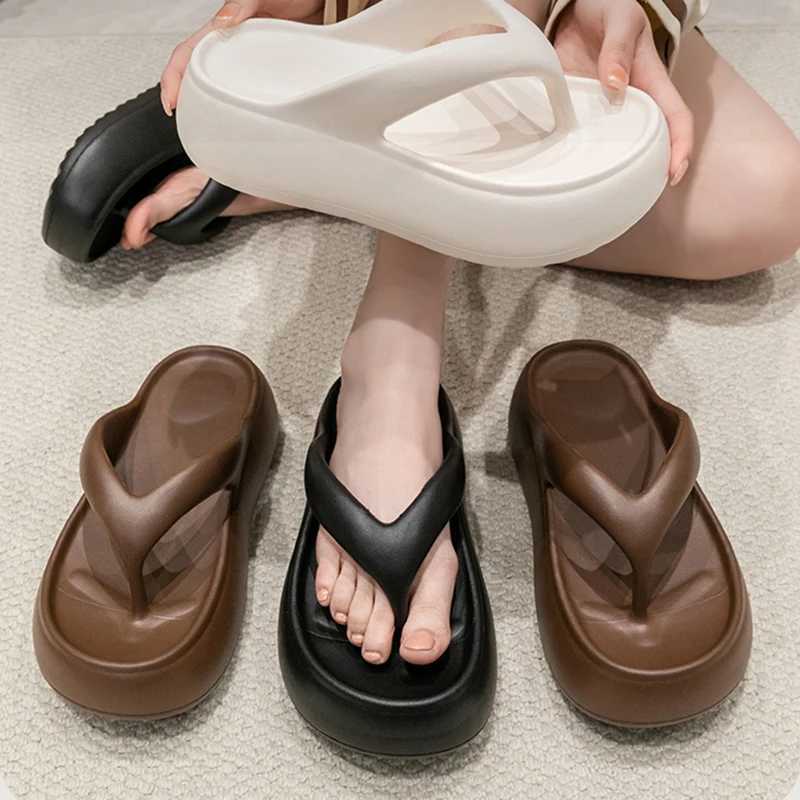 Clip Toe Thick Bottom Cloud Slide for Women 2025 Anti slip Beach Flip Cover for Women Summer Soft Bottom Platform Sandals Slide for Women W250414