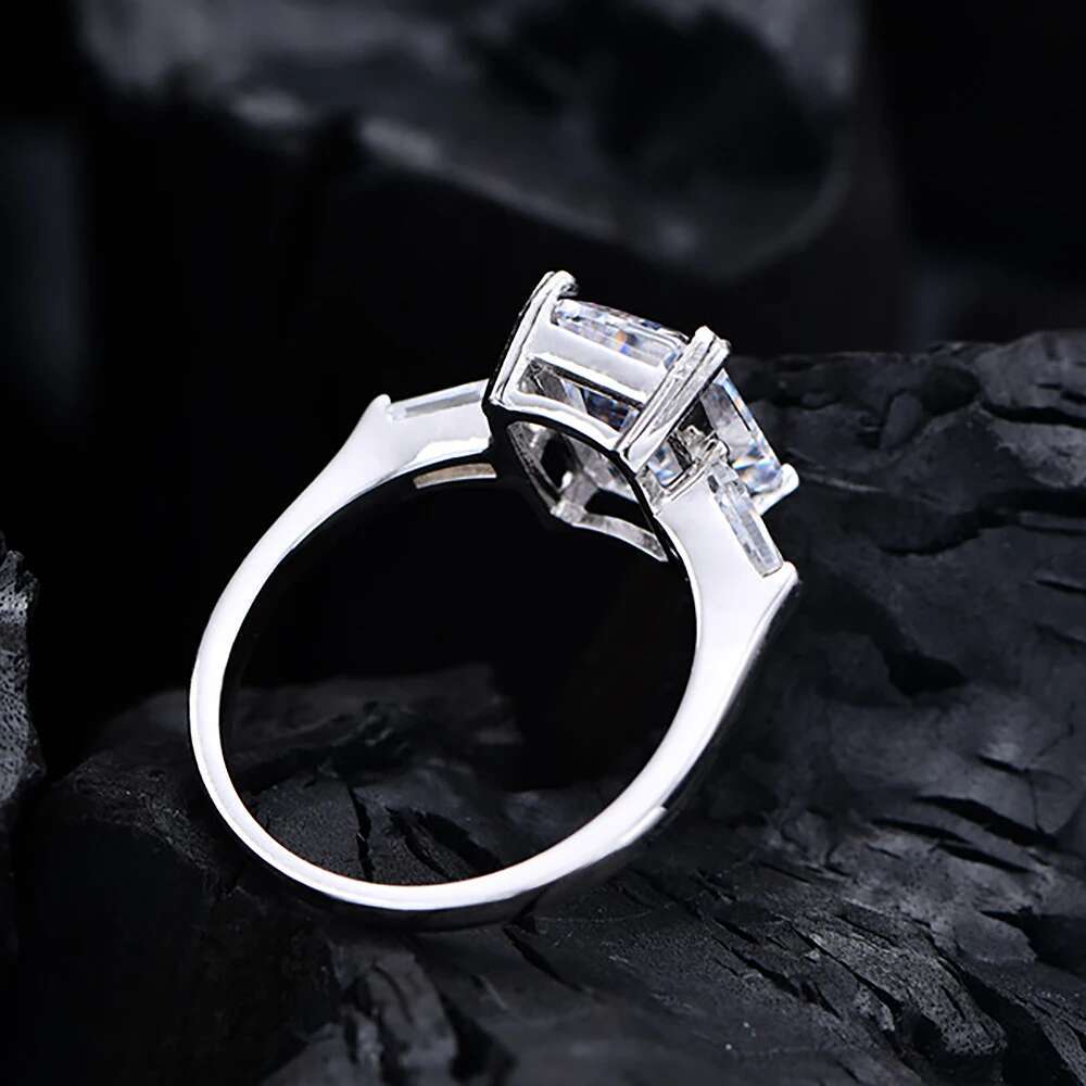 1/2/3/4Carat Emerald Cut Full Moissanite Engagement Ring with Tapered Baguette Shape Diamond S925 Silver Wedding Rings for Women