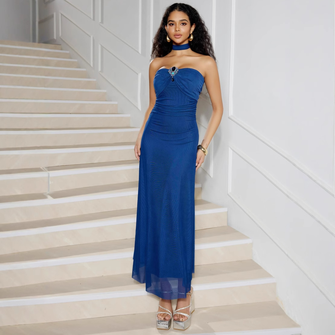 New socialite banquet with French high-end feel, mesh lace up, strapless, slim fit and slimming dress