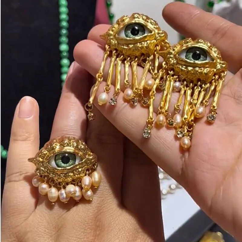 Clip Eye Earrings and Rings Exaggerated Trendy Baroque Style Delicate Tassels Jewelry 250411