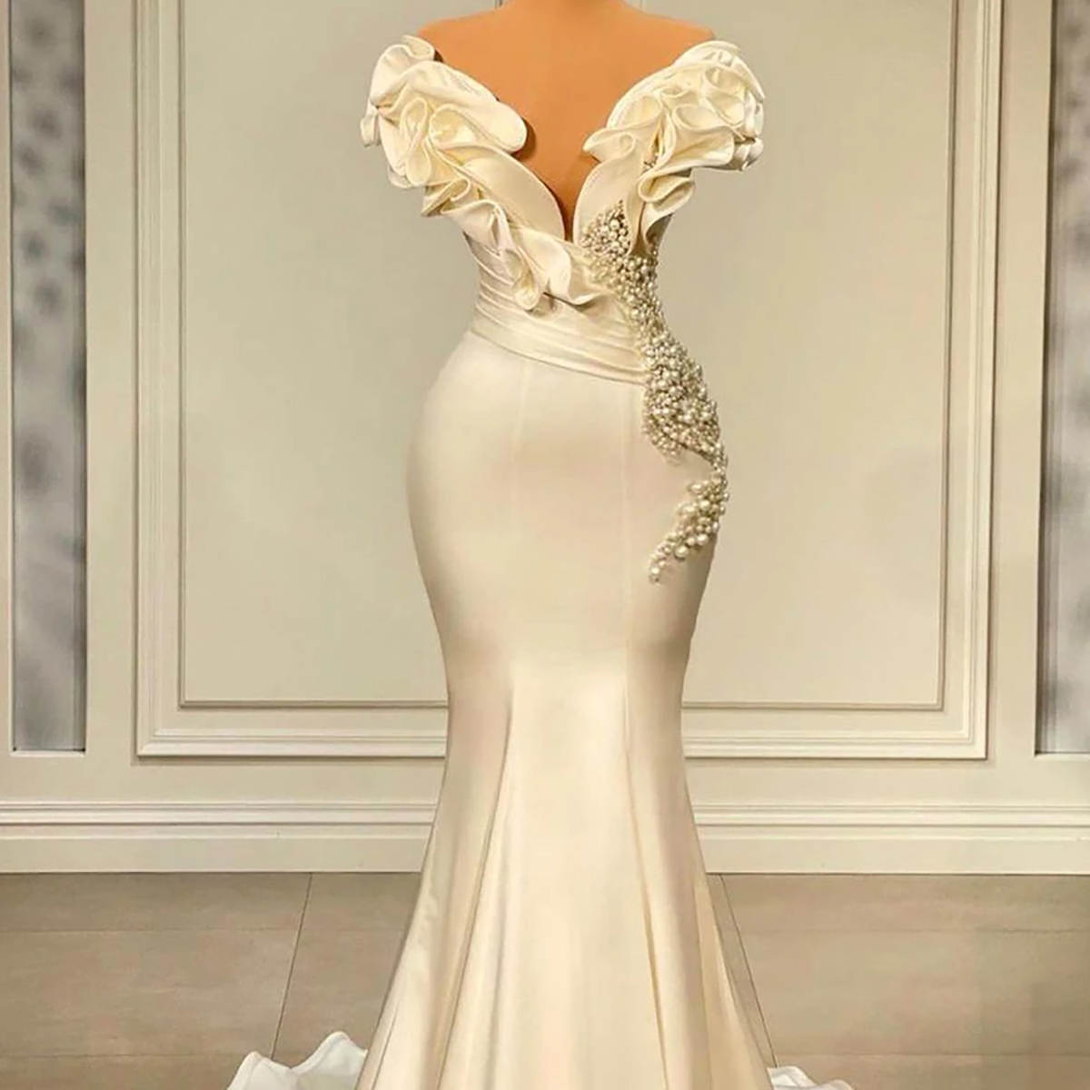 Satin Mermaid Wedding Dress V Neck Pleats Pearls Beading Bridal Gowns Customized Sexy Backless Bride Dress