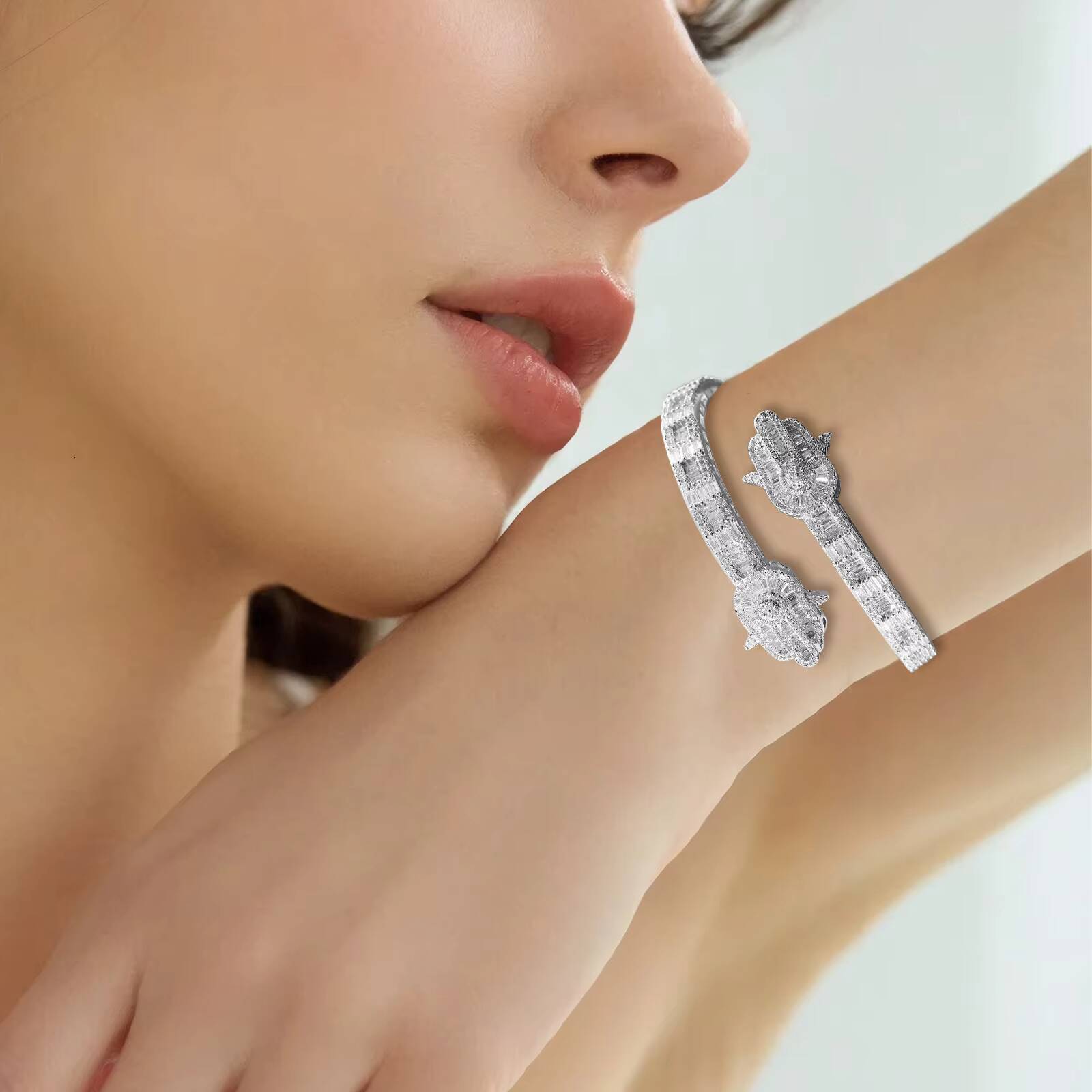 HipHop Retro Cool Trend Hand Jewelry Chains Mens Fashion Wrap Bracelets with Zircon Palm Personalized Hand Fatima Bracelets