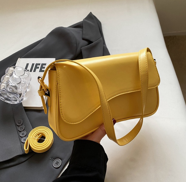 Free Shipping Leather Crescent Minimalist Curved Design Metal Buckle Decor Dual-Use Shoulder & Crossbody Daily Commute Niche Texture Small Bag