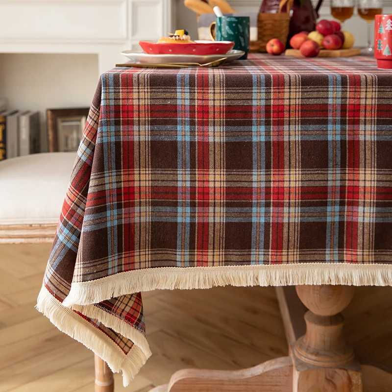 Christmas American-style Christmas plaid tablecloth festive retro atmosphere dining table cloth rectangular decorative table cover Y251113
