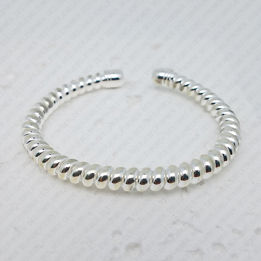 Bracelet Designer Bracelet for Women luxury Bracelets Gold Bangle Open Bangles Luxury Jewlery Designer for Women Elegant Sophisticated Premium Gift