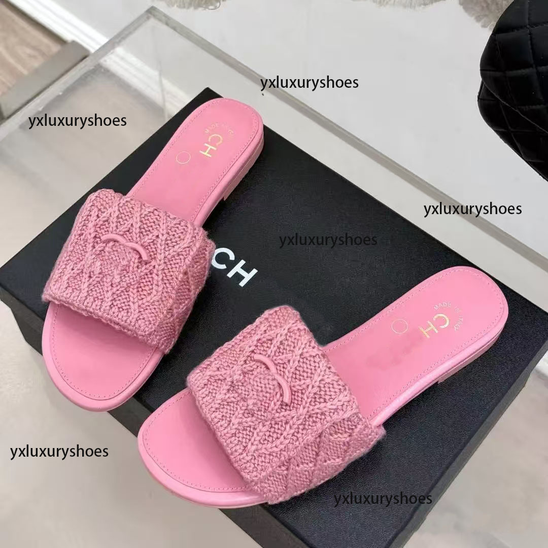 2025SS Paris designer Summer hot new hand-woven women's slippers Luxury casual flats Women's woven letters high quality slippers sizes 35-42