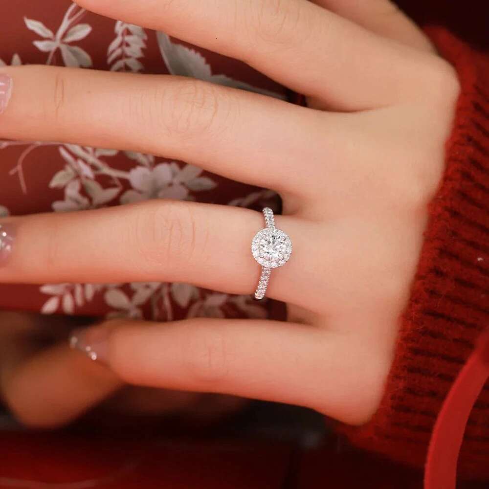 Gra Certifed 0.5/1carat Round Cut Moissanite Halo Diamond Rings for Women 100%925 Sterling Silver Engagement Ring Wedding Band