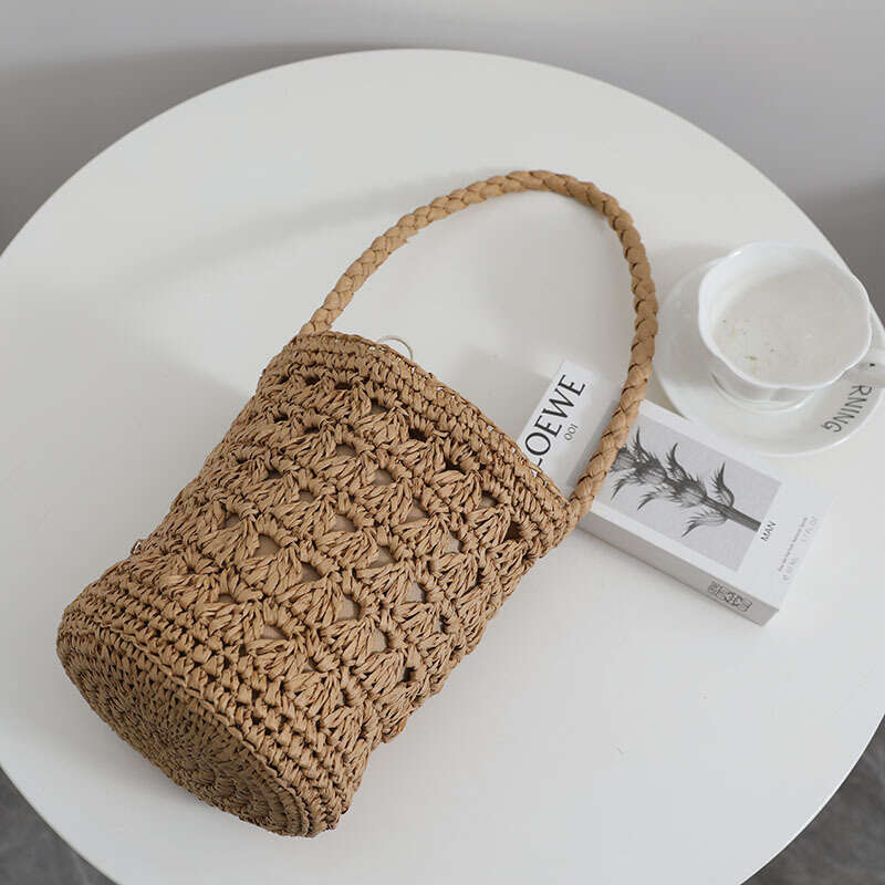 Handmade Beach Bag French One Shoulder New Hollowed Out Bucket Straw Woven Vacation Style Beach Bag, Versatile Women's Bag Kq2