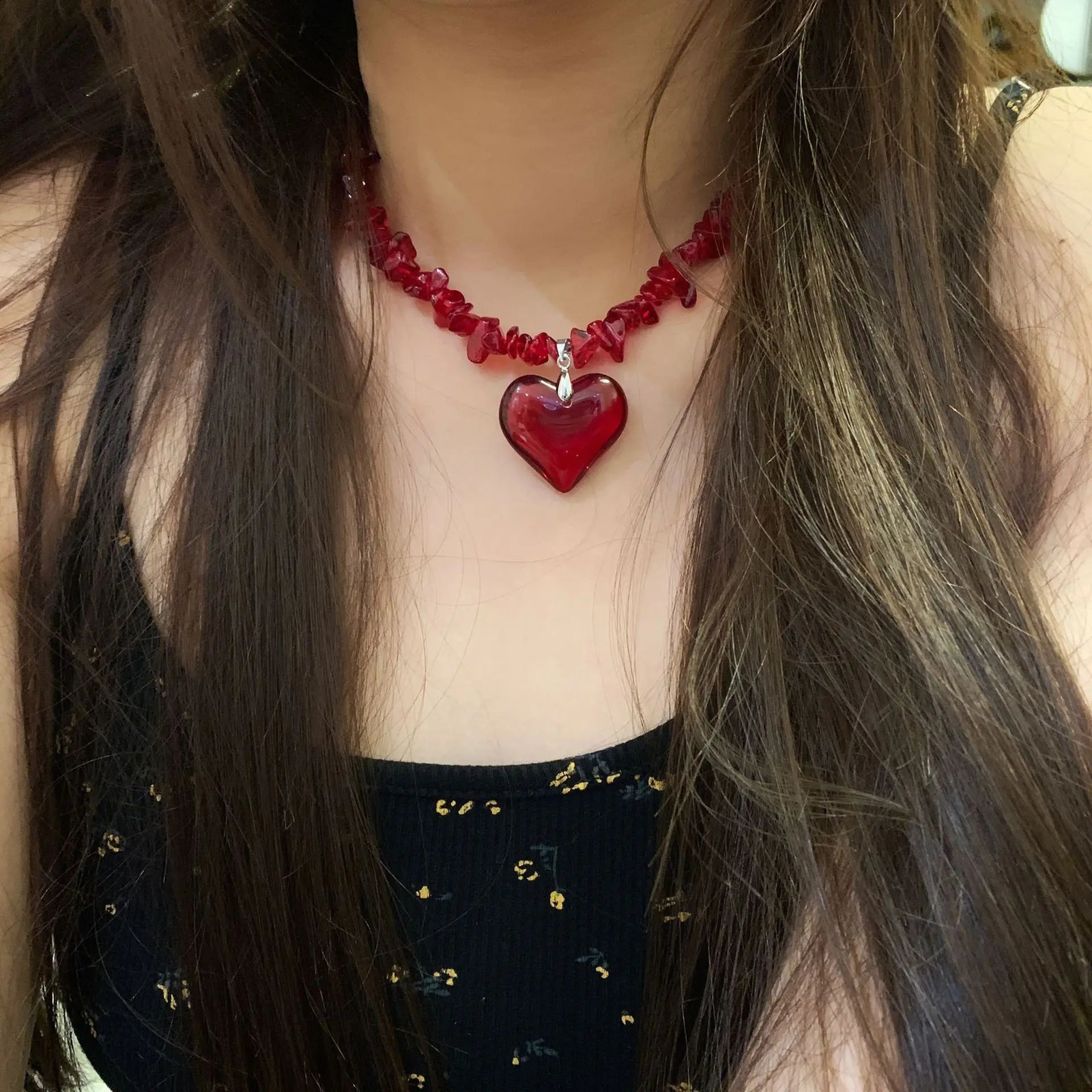Vintage large heart-shaped pendant necklace suitable for women red crystal beads sweater chain aesthetic jewelry 250408