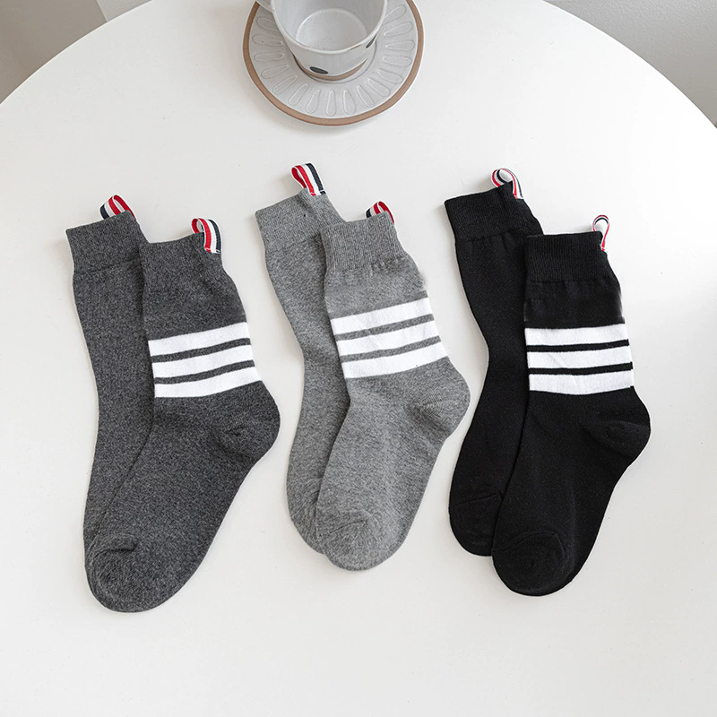 Casual Fashion Cotton Long Men Socks Embroidery Contrast Color Rainbow Larger Size Stripe Socks For Men Women