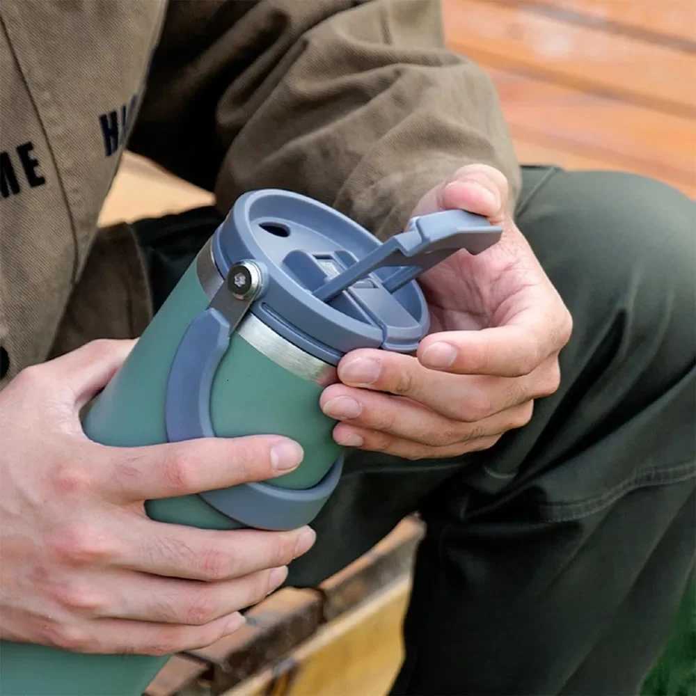 900ml Thermos Cup with Handle Drinking Water Bottle Insulated Stainless Steel Vacuum Water Bottle for Office Home Sports or Car C251114