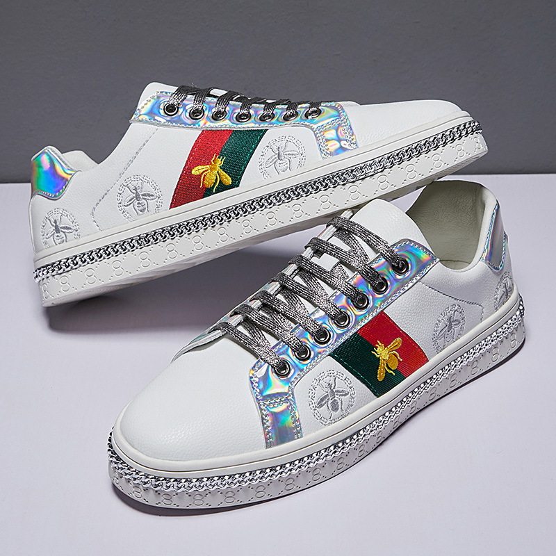 Free shipping designer new embroidery sneakers for men and women 2025 popular outdoor couple comfortable breathable canvas shoes bee pattern