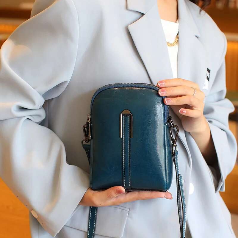 Summer Phone Women's Oil Wax Cowhide Leather Crossbody Bag Fashionable And Casual Shoulder Bagladies' Small Shell Purse