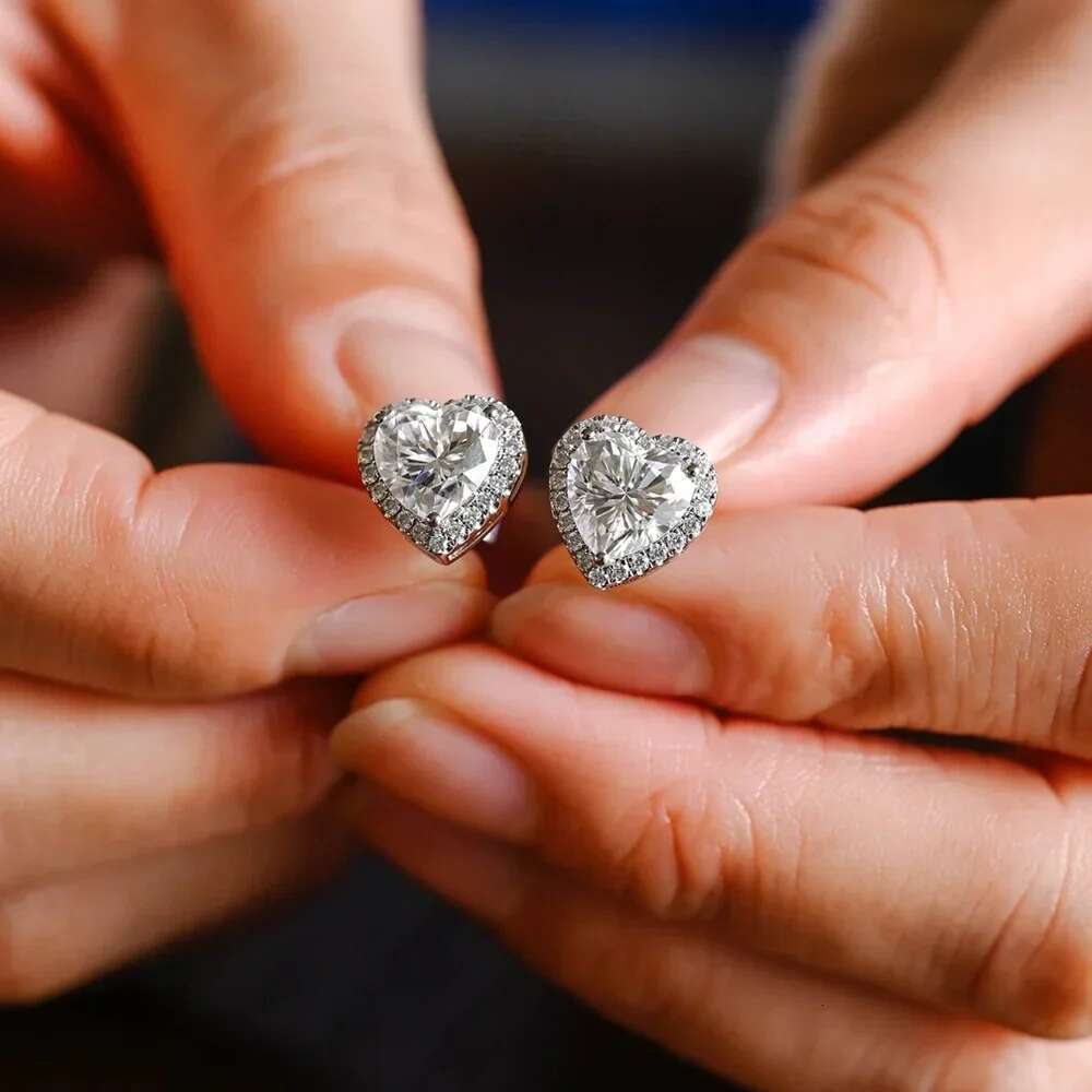 0.5/1/2Carat Heart Cut Moissanite Stud Earrings for Women 925 Sterling Silver D Color Halo Diamond Studs Ear with Gra Certifcate