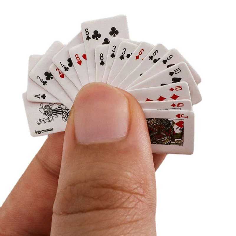 Mini Playing Cards Cute Novelty Funny Gifts Travel Toys Party Games For Kids Adults Juegos De Mesas Para Toda La Familia C251114
