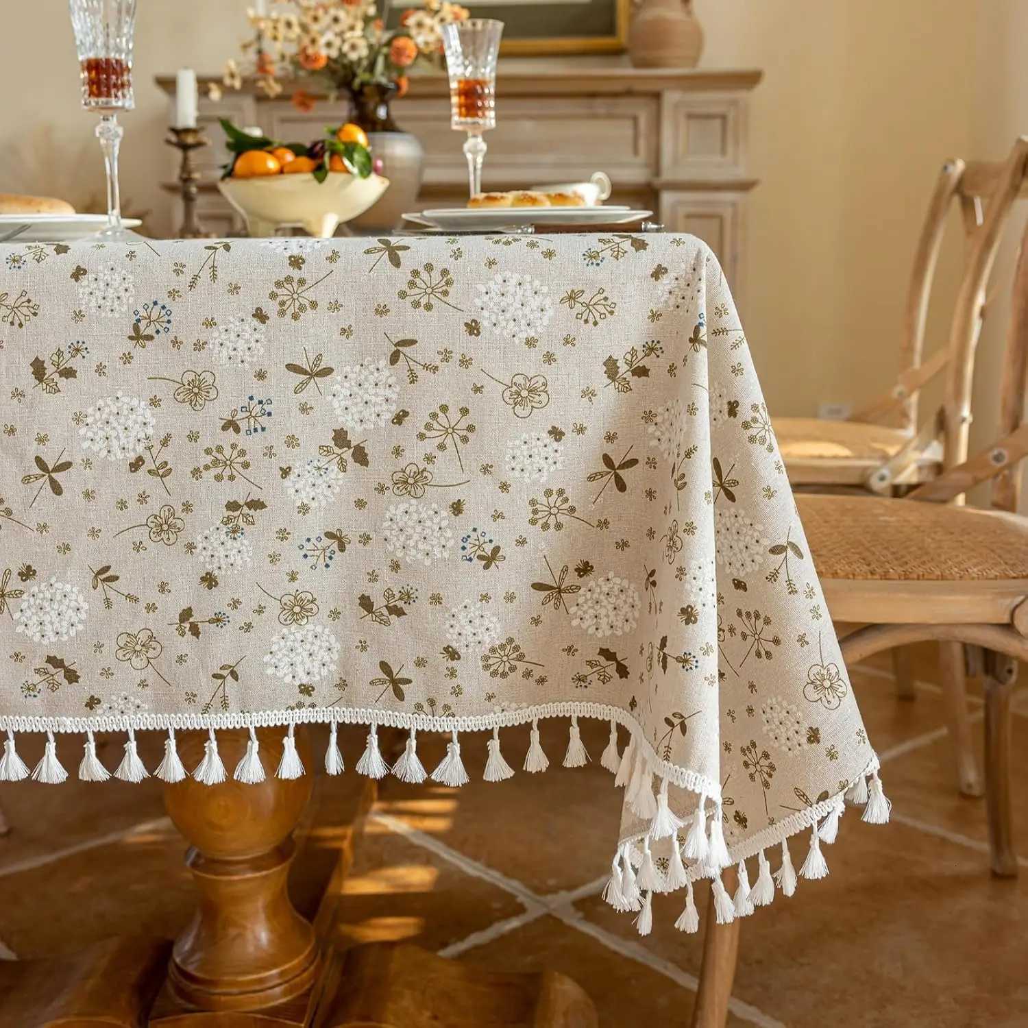 Christmas Square Vintage Cotton Linen Tablecloth with Stitching Tassels Washable Fabric Table Cover for Christmas Dining Kitchen Tea Party Y251113