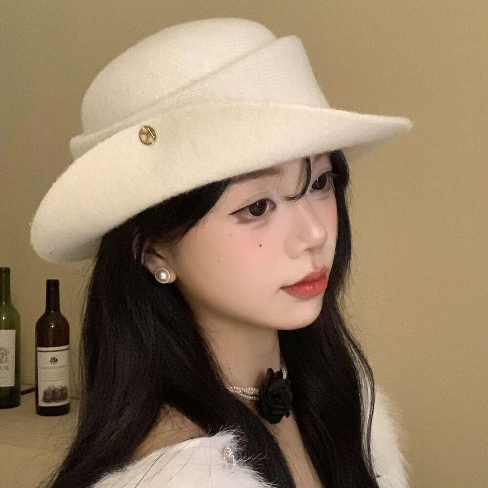 fashionable and elegant top hat for women in autumn and winter french retro and elegant temperament rolled edge beret socialite and heiress style hat