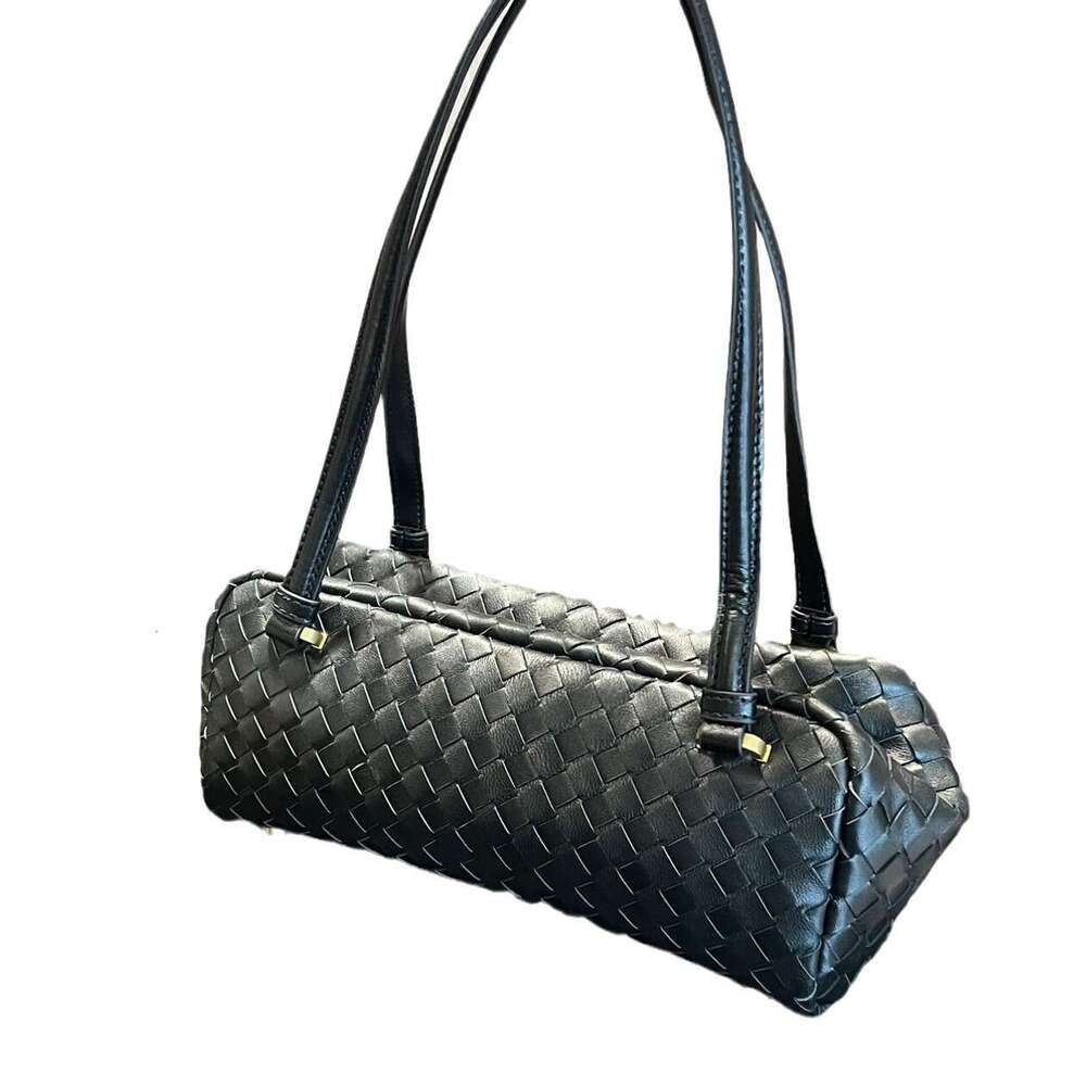 Women's Bags New Woven Stick Underarm Made of High Quality Genuine Leather Summer Sheepskin Shoulder Bag, Fashionable and Versatile Pillow Bag