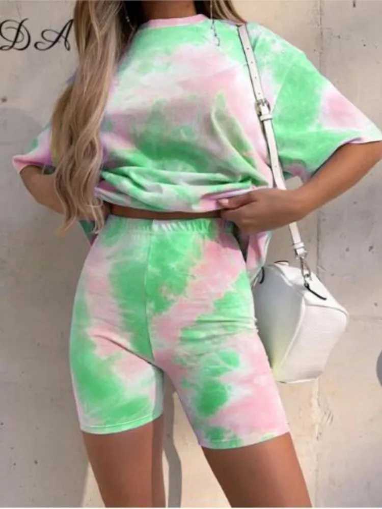 Casual womens two-piece summer new round neck loose tie dye shorts Sve T-shirt fashionable streetwear Fe shortsXJ250414