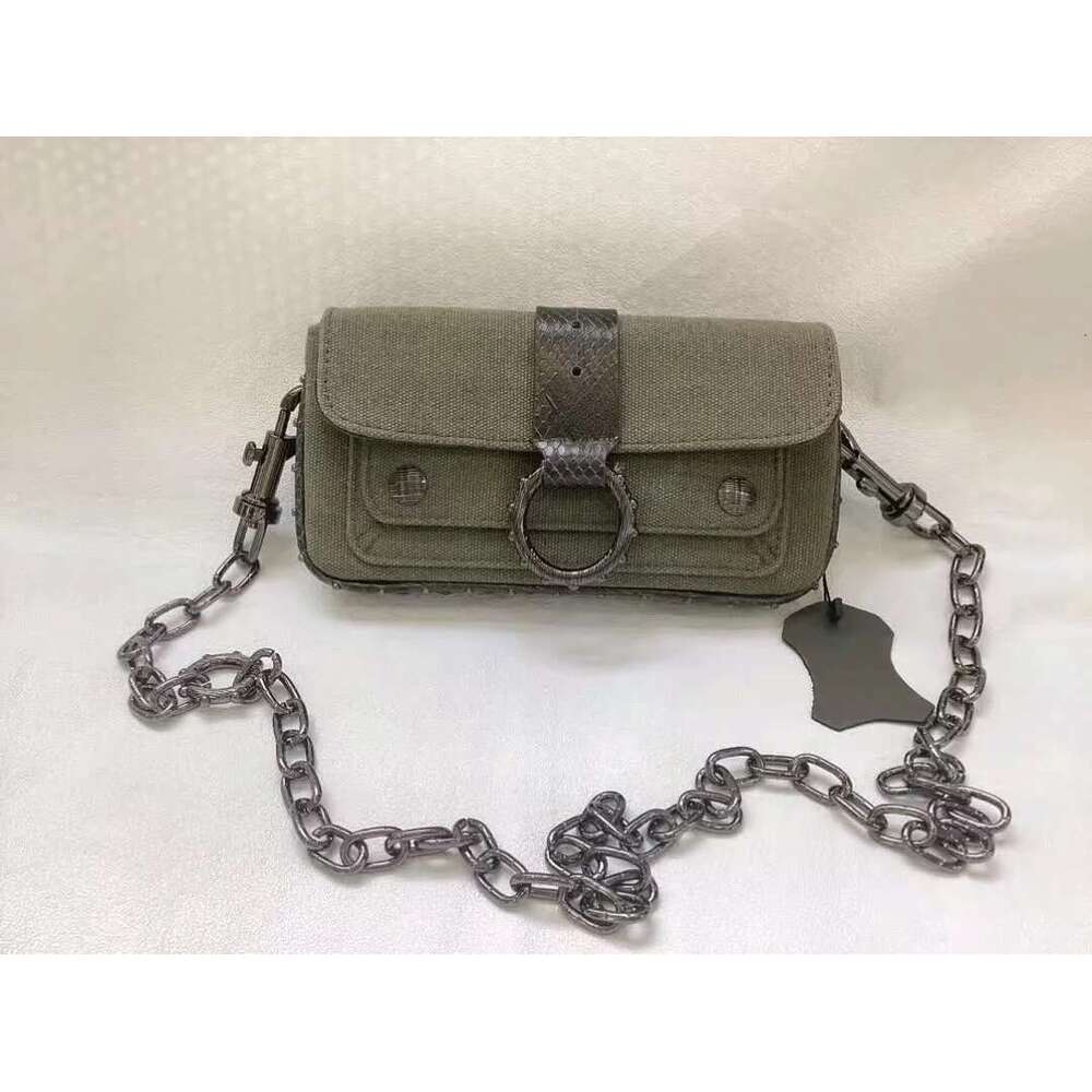 2024 New Canvas Patchwork Leather Fashionable And Trendy Commuting Mini Phone Bag