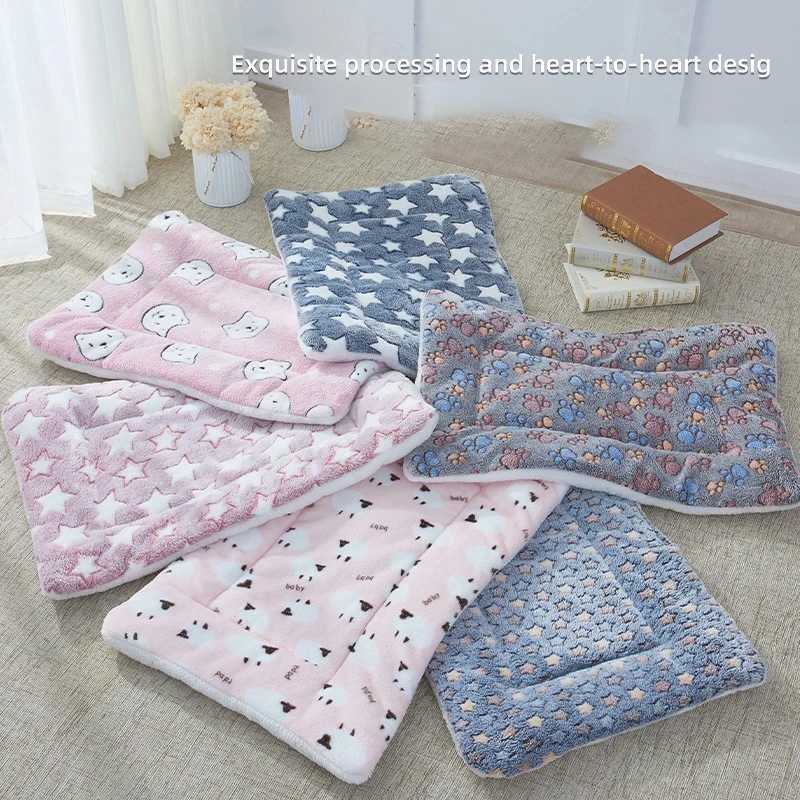 Flannel pet sleeping mat dog bed cat bed puppy bed dog bed sofa cute mat small dog blanket pet supplies X250412