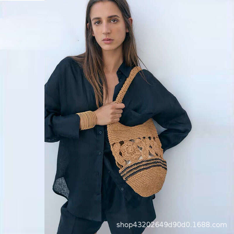 Handmade Beach Bag Hollow Flower Single Shoulder New High-End Grass Woven Beach Vacation Bag, Versatile Women's Bag Kq2