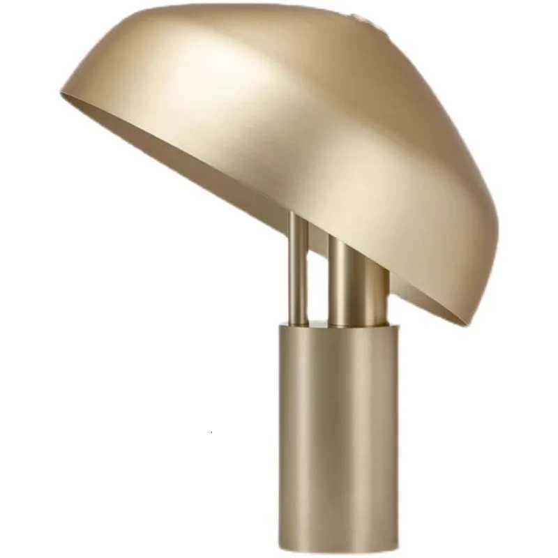 Nordic Luxury Gold Mushroom Desk Lamp Modern Simple Design for Living Room Bedroom Hotel Bedside s M251114
