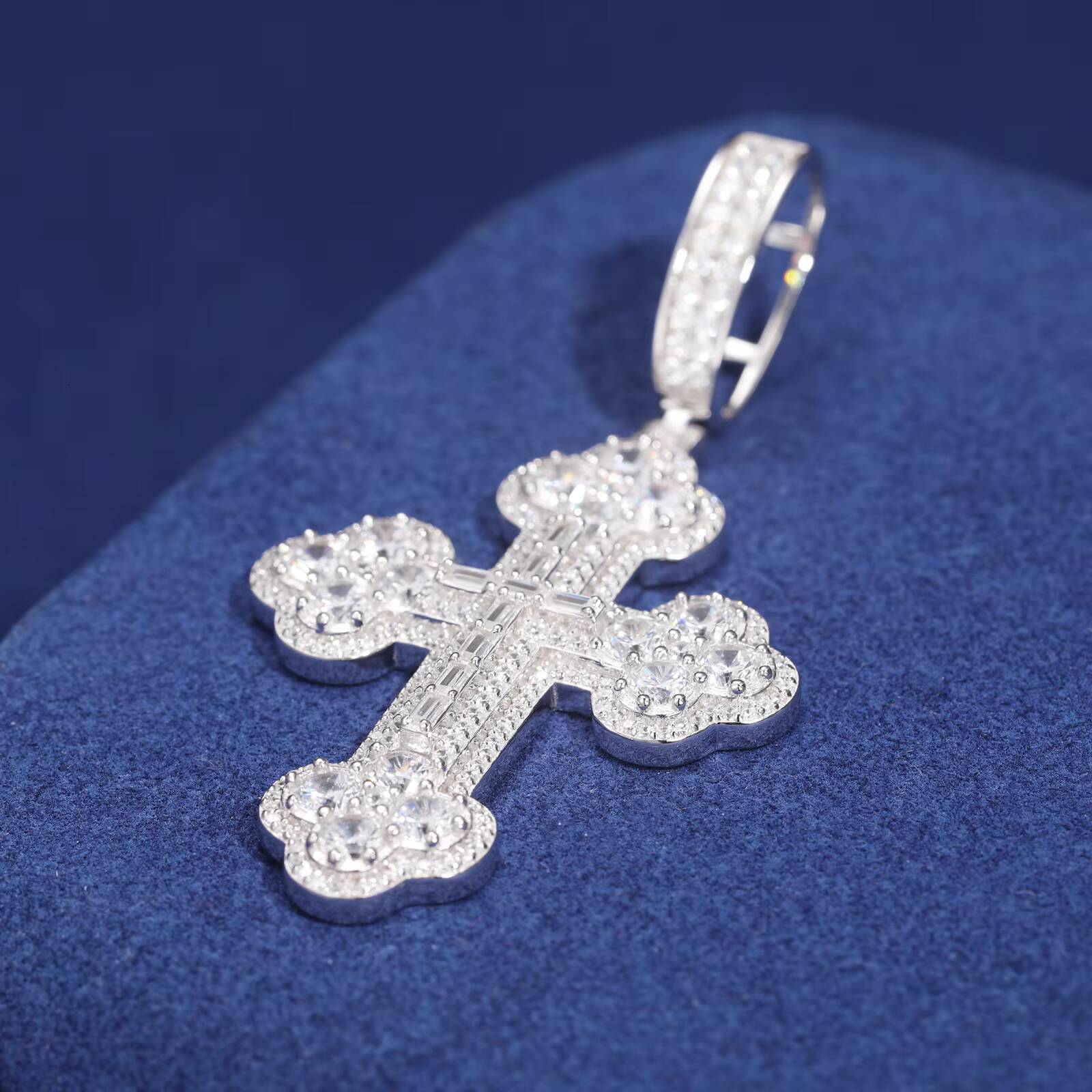 Fast Shipping Iced Out Baguette Iris Cross Pendant 925 Sterling Silver Gold Plated GRA Certified VVS Moissanite Charms Pendant