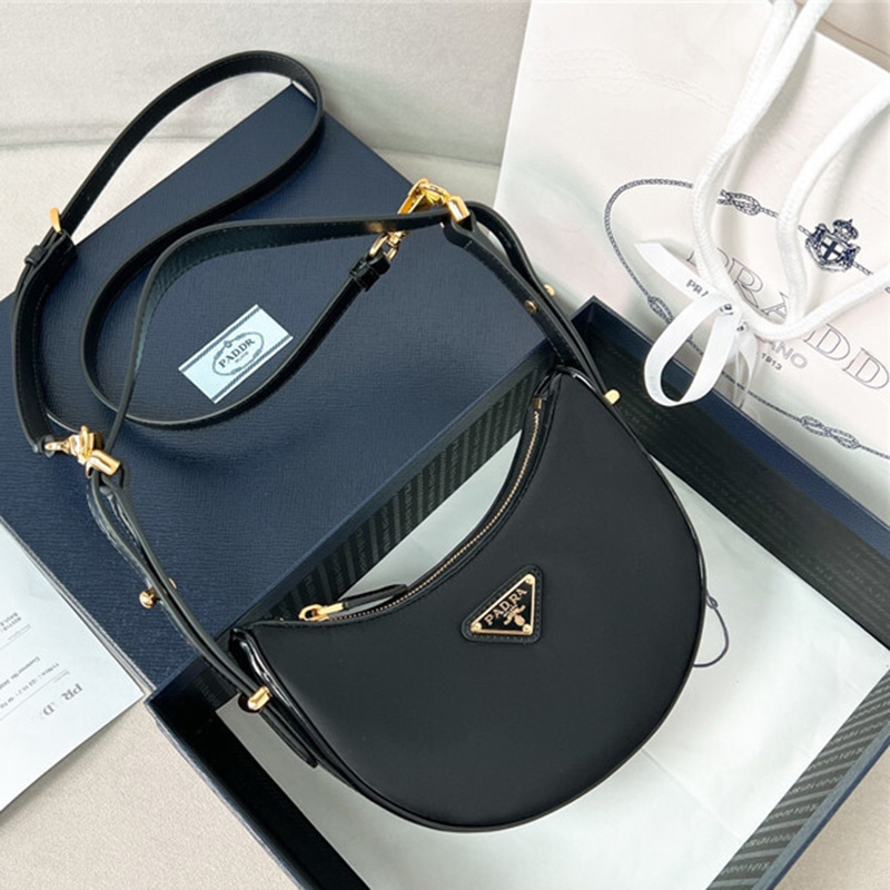 Designer bag Luxury bag Crescent bag Arqwe Fashion armpit bag Classic handbag Black crossbody bag Three in one cowhide shoulder bag Classic black dumpling bag