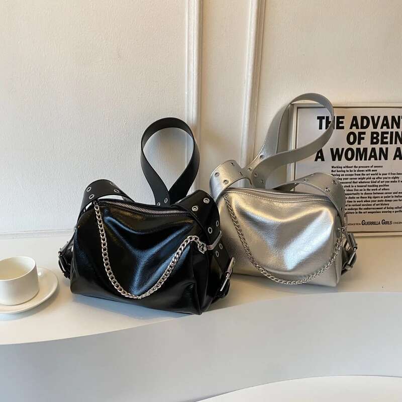 Fashion Women's Soft Sier Leather Pillow Crossbody Ladies Chain Handbags 2023 New In Cross Body Bucket Bag