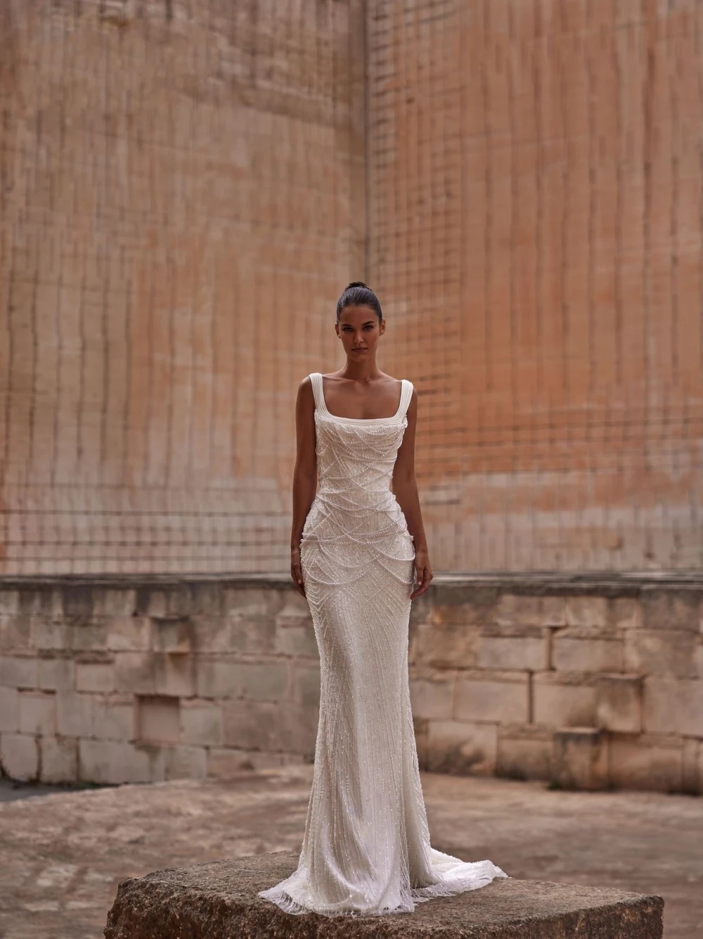 Elegant A Line Women Wedding Dress Square Neck Sleeveless Bridal Gowns Sequins Pearls Beading Sweep Train Dress Custom Made