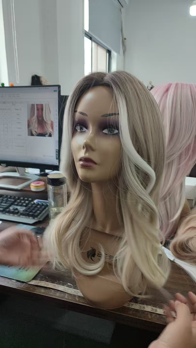 Blonde Mixed color 20 Inch New Light Blond Women's Natural Wavy Capless Wig for Women