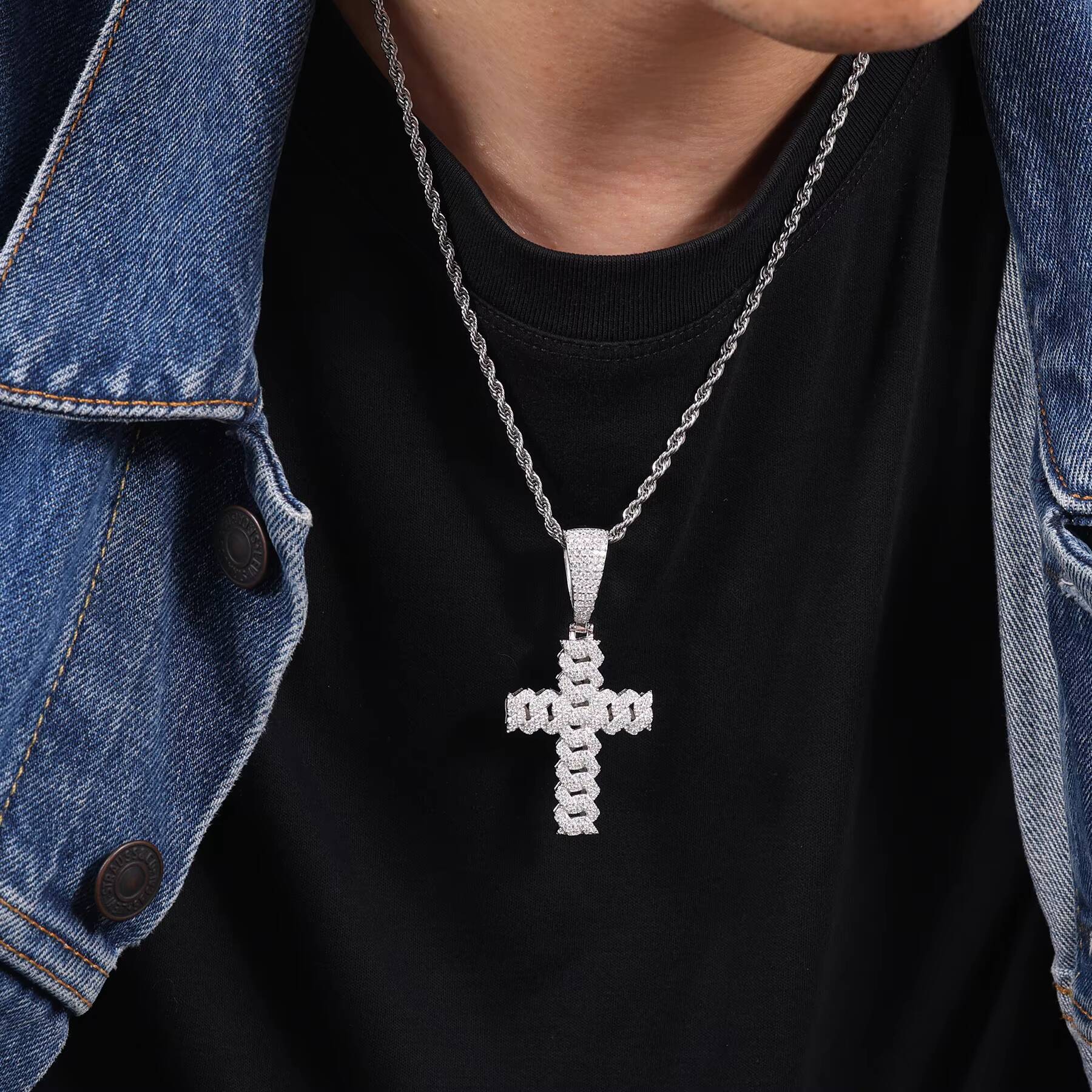 925 Silver Moissanite Cross Pendant Iced Out Hip Hop Jewelry with Zircon Diamond Fashionable Cross Charms for Men and Women