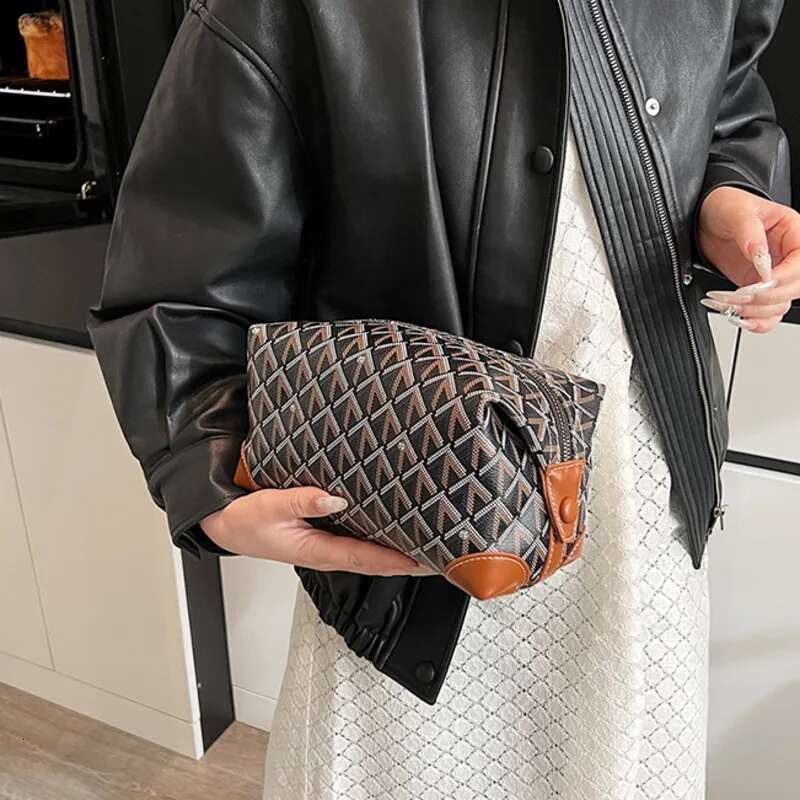 Geometric Printed Fashion Cosmetic Cases PU Leather Travel Makeup Bags High Quality Zipper Casual Storage Toiletry Bag Women