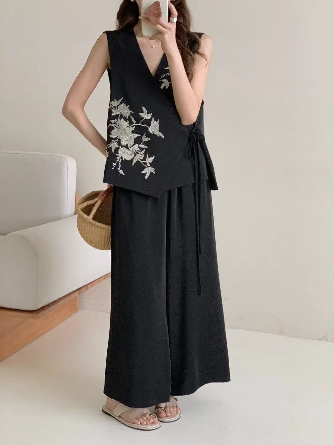 Chic Ladies' Embroidered Acetate Fabric Top for Casual Wear