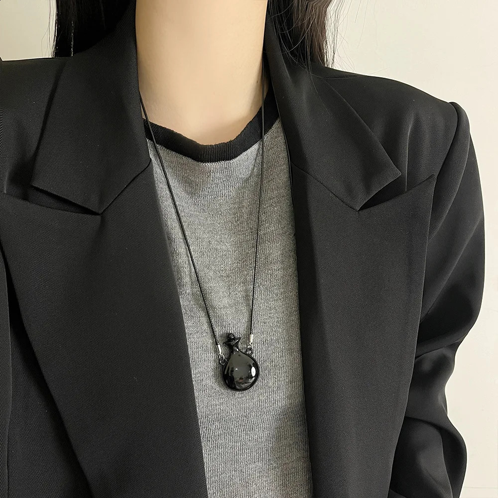 Bottle necklace long sweater chain 250408