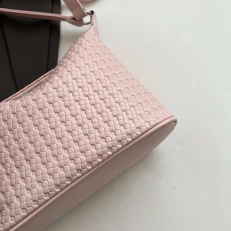 2024 New Fashionable Stylish Soft Leather Large Capacity Woven Pillow Bag For Work And Commuting, Versatile Single Shoulder