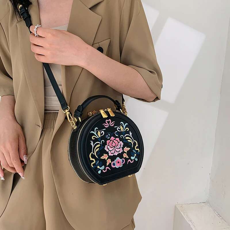 High Quality PU Leather Small Cross Body Elegant Ladies Zipper Shoulder Solid Color Purses New Design Cell Phone Bag