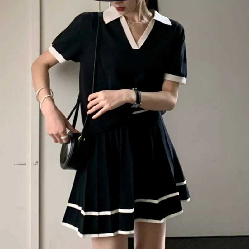 REALEFT 2025 New Summer 2-piece Womens Set with Collar Short Sve Top and Folded Sexy Mini Skiing ClothesXJ250414