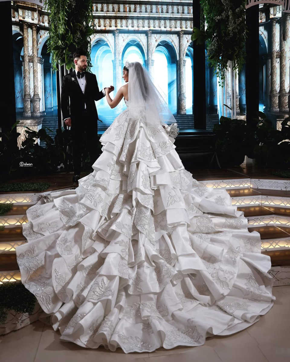 Exquisite Wedding Dresses Ball Gown Beads Appliques Sexy Bridal Gowns Sequins Lace Royal Tail vestidos de fiesta Size Customized Plus Size H25695