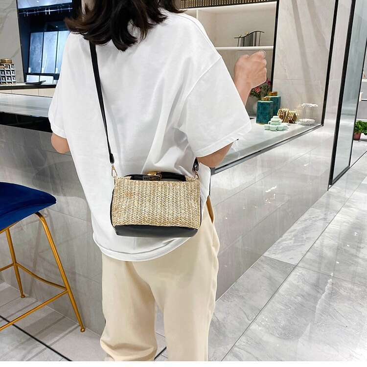 Handmade Beach Bag Grass Woven Hand-Held For Women In Spring 2024, Rural Forest Style Pillow Bag, Small And New Crossbody Bag Kq2