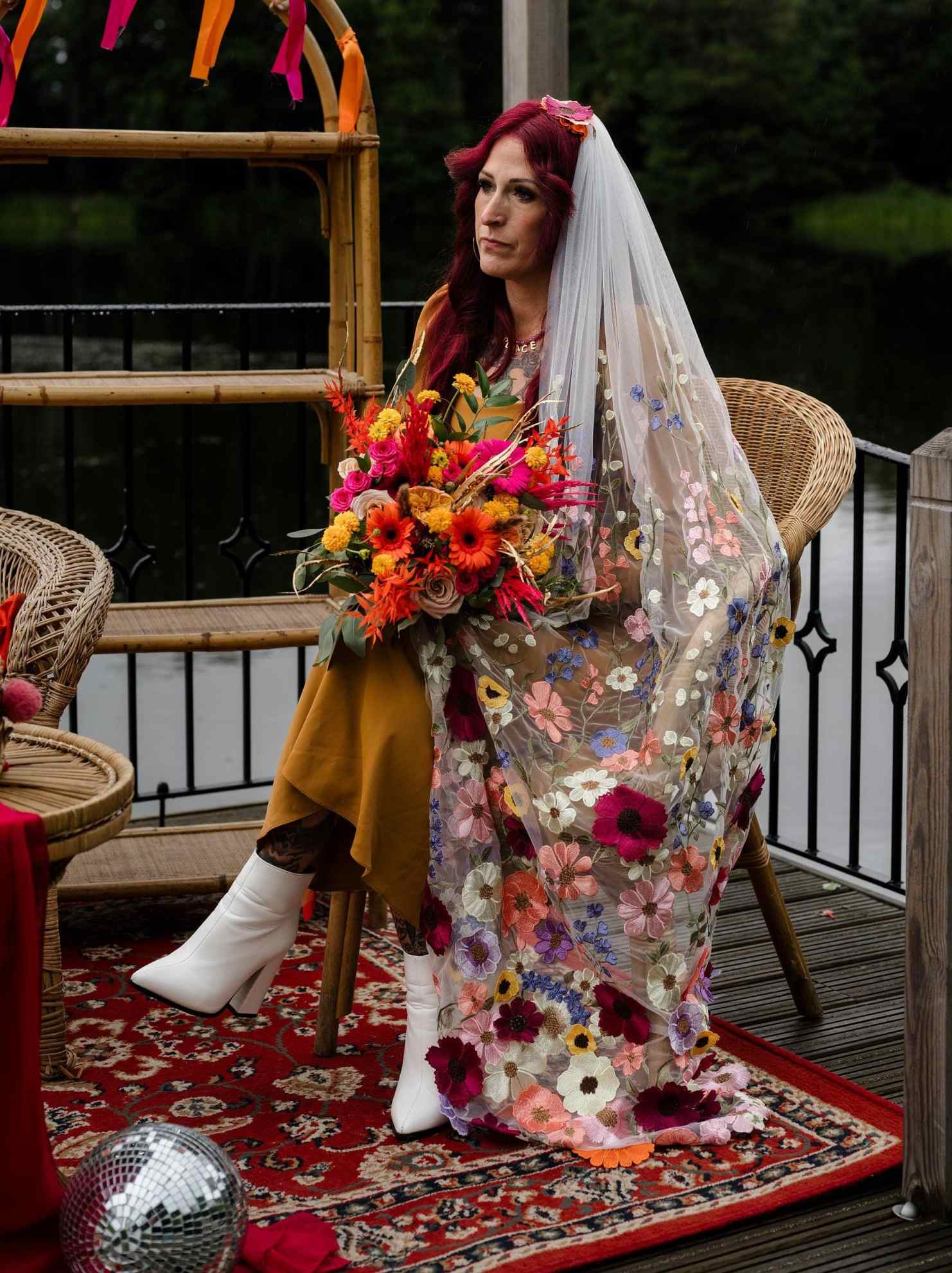 Waltz Veil Colorful Wedding Veils One Layer 3D-Flowers Appliques Lace Tulle White Ivory Bridal Veil Customized Veils V3044